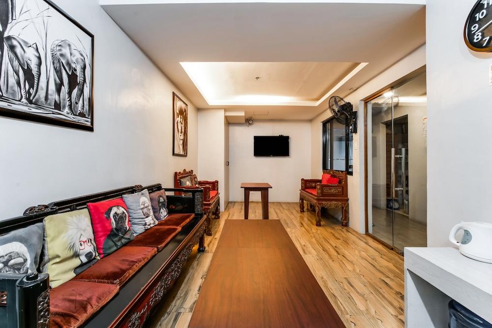 Oyo 136 Regal Residences Quezon City Ngoại thất bức ảnh