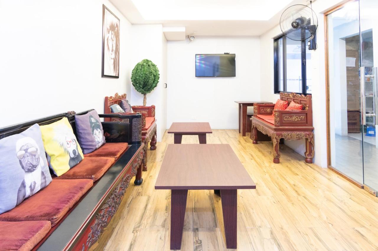 Oyo 136 Regal Residences Quezon City Ngoại thất bức ảnh