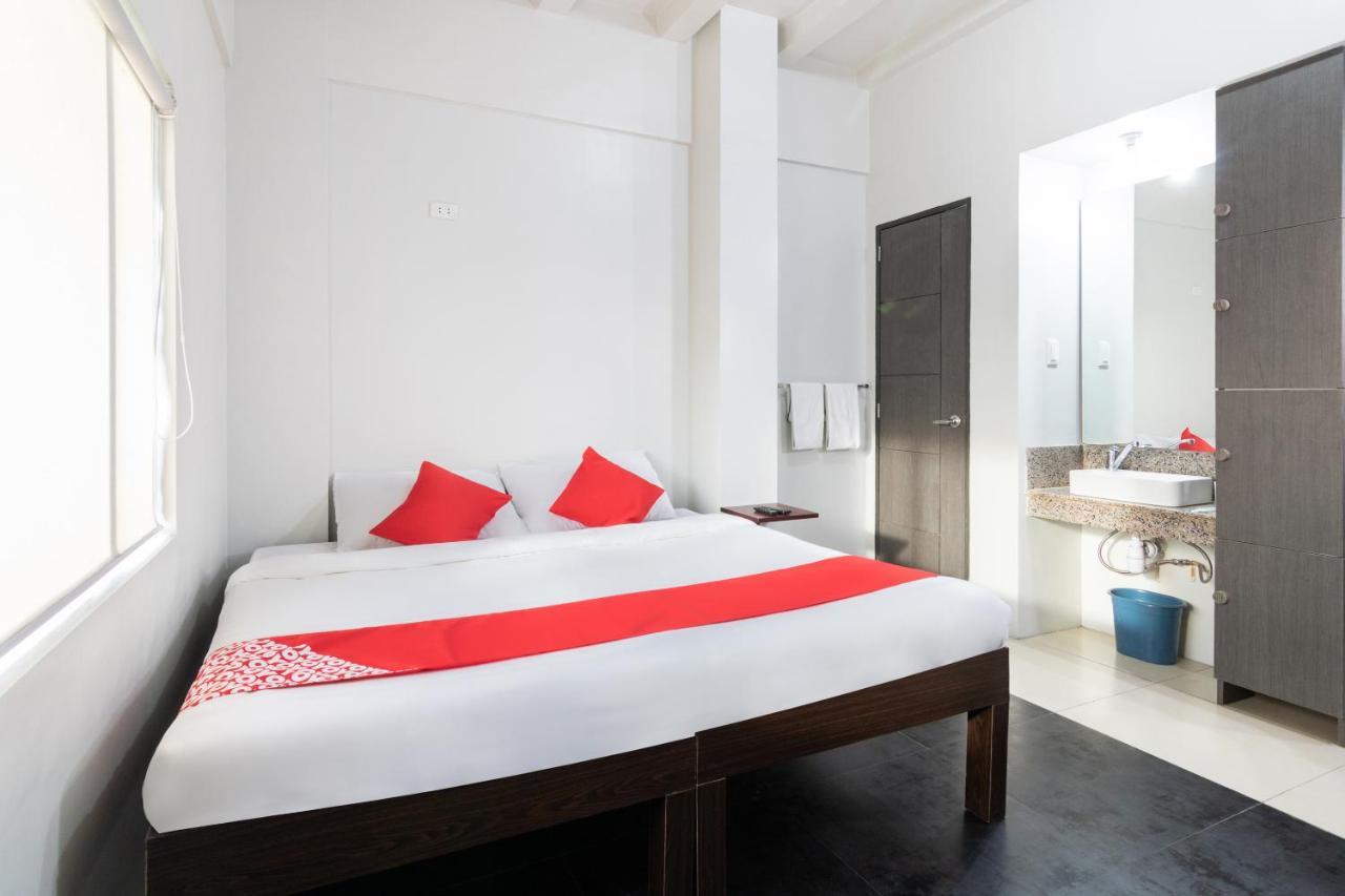 Oyo 136 Regal Residences Quezon City Ngoại thất bức ảnh